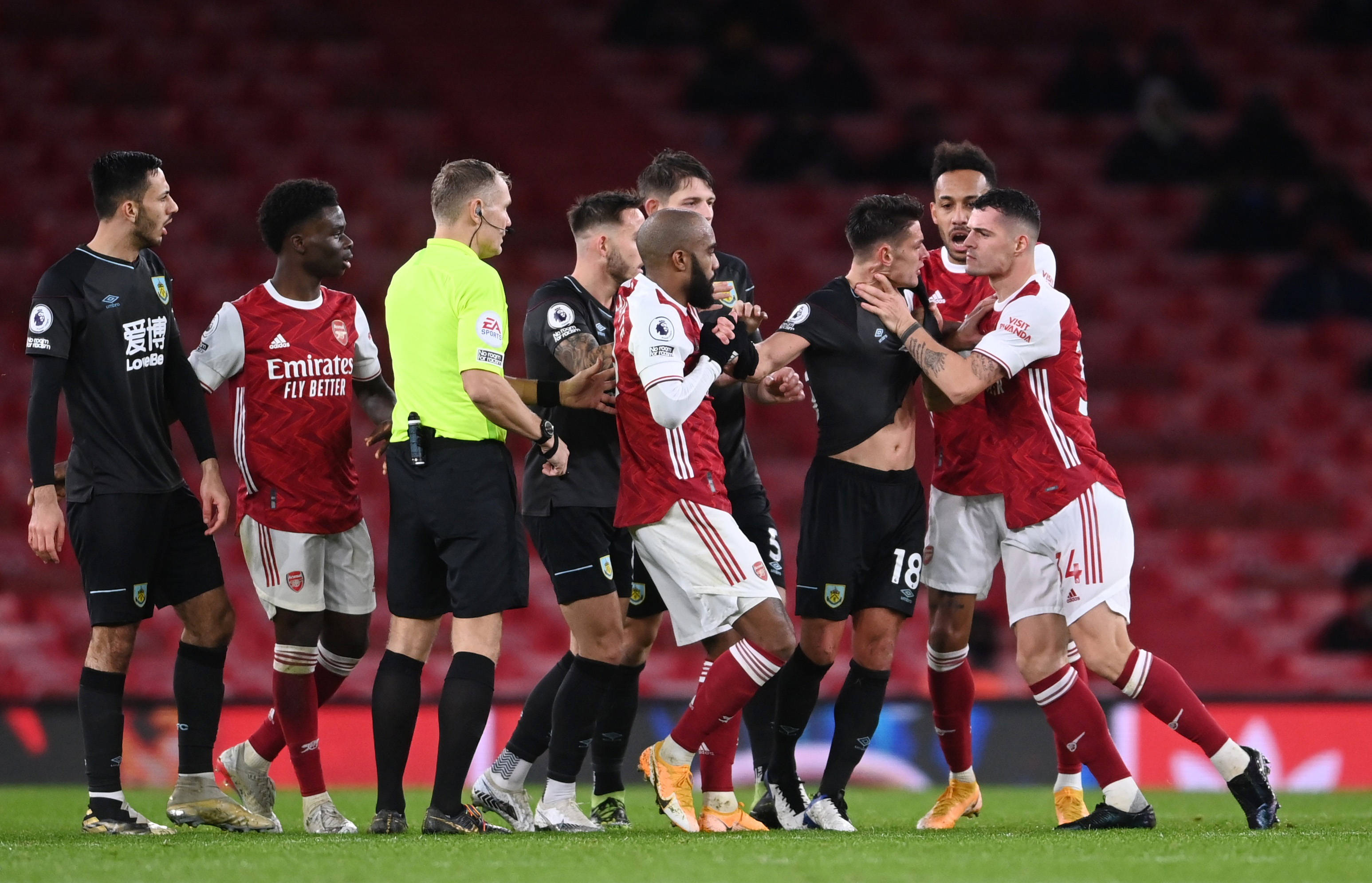 还确保了球 还确保了球